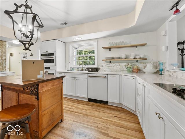 9271 S 225 E, Flat Rock, IN 47234