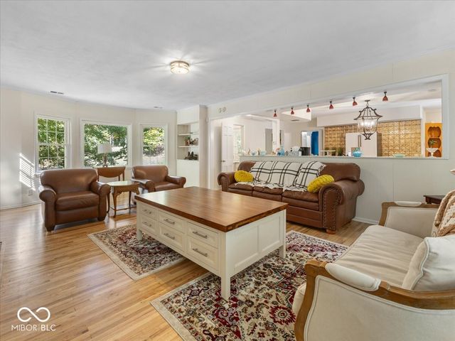 9271 S 225 E, Flat Rock, IN 47234