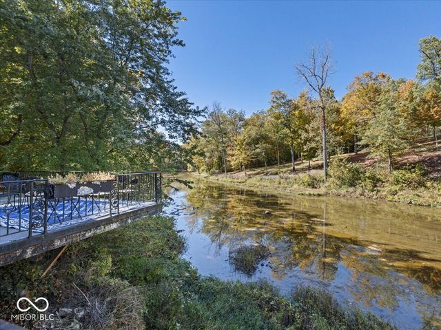 9271 S 225 E, Flat Rock, IN 47234