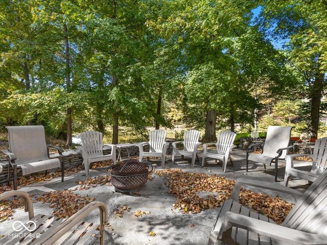 9271 S 225 E, Flat Rock, IN 47234