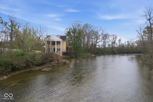 9271 S 225 E, Flat Rock, IN 47234