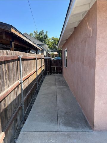 1206 E 22nd, Los Angeles, CA 90011