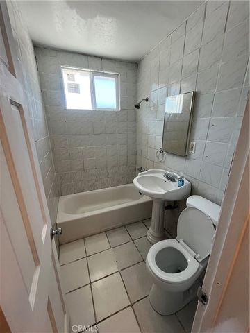 1206 E 22nd, Los Angeles, CA 90011