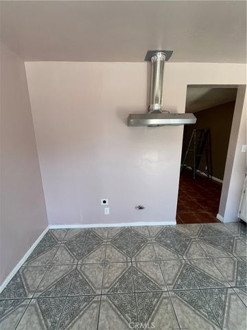1206 E 22nd, Los Angeles, CA 90011
