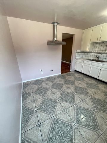 1206 E 22nd, Los Angeles, CA 90011