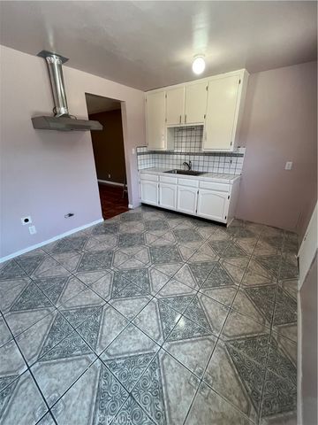 1206 E 22nd, Los Angeles, CA 90011