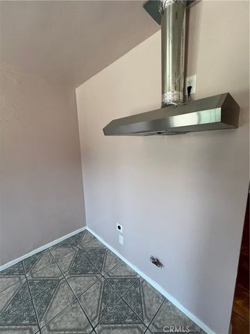 1206 E 22nd, Los Angeles, CA 90011