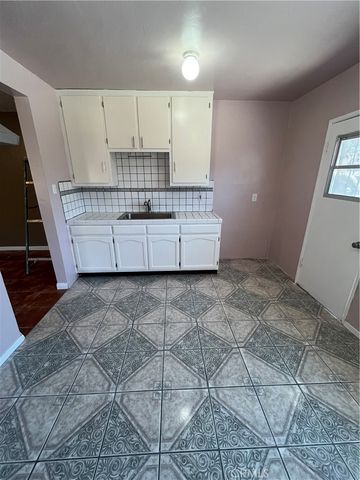 1206 E 22nd, Los Angeles, CA 90011