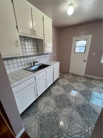 1206 E 22nd, Los Angeles, CA 90011