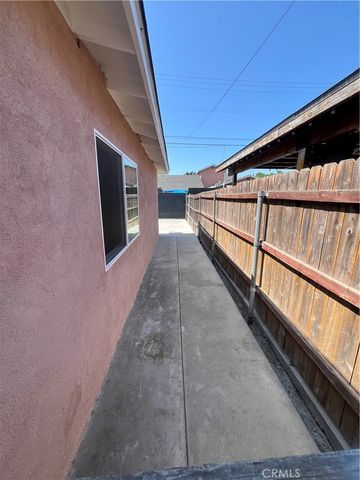 1206 E 22nd, Los Angeles, CA 90011
