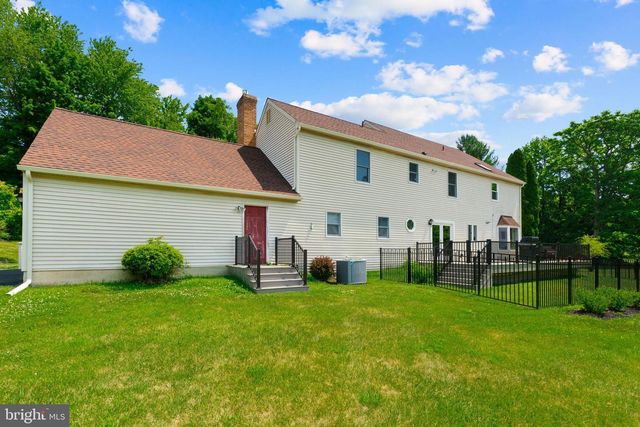 1400 BUCK HILL DR, Southampton, PA 18966