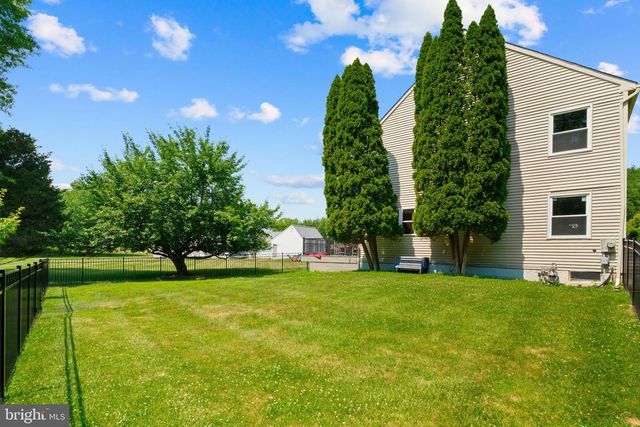 1400 BUCK HILL DR, Southampton, PA 18966