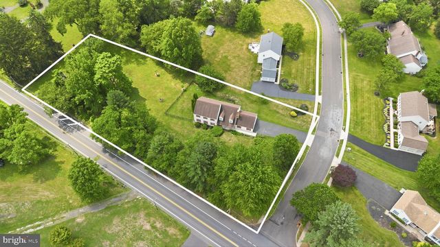 1400 BUCK HILL DR, Southampton, PA 18966