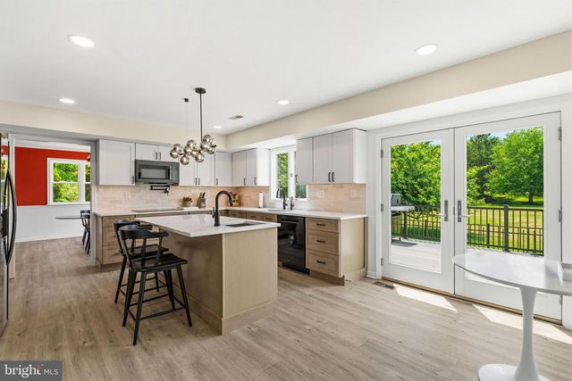 1400 BUCK HILL DR, Southampton, PA 18966