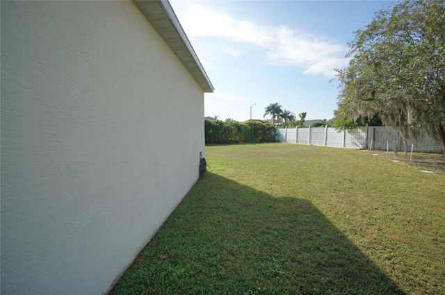 10205 GOLDENBROOK WAY, Tampa, FL 33647
