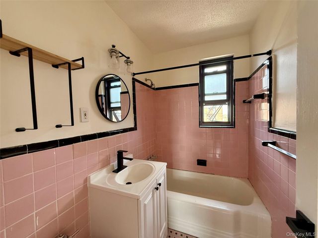 11225 34 Avenue 6H, Corona, NY 11368