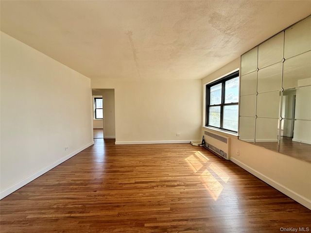 11225 34 Avenue 6H, Corona, NY 11368