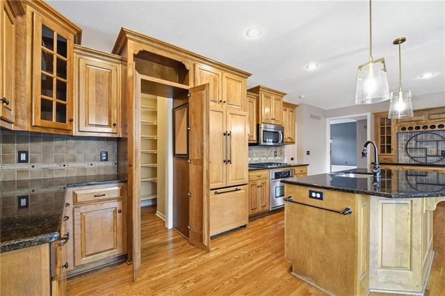 5819 N Liberty Avenue, Kansas City, MO 64118