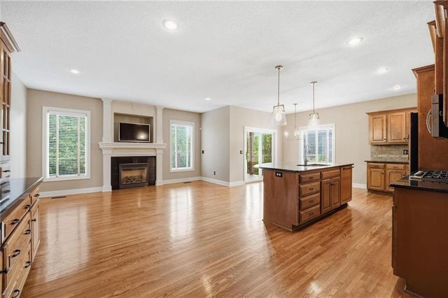 5819 N Liberty Avenue, Kansas City, MO 64118