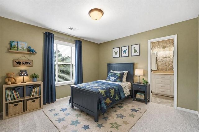 5819 N Liberty Avenue, Kansas City, MO 64118
