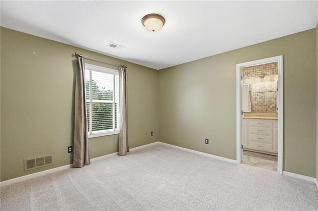 5819 N Liberty Avenue, Kansas City, MO 64118