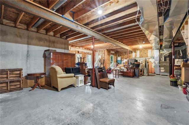 5819 N Liberty Avenue, Kansas City, MO 64118