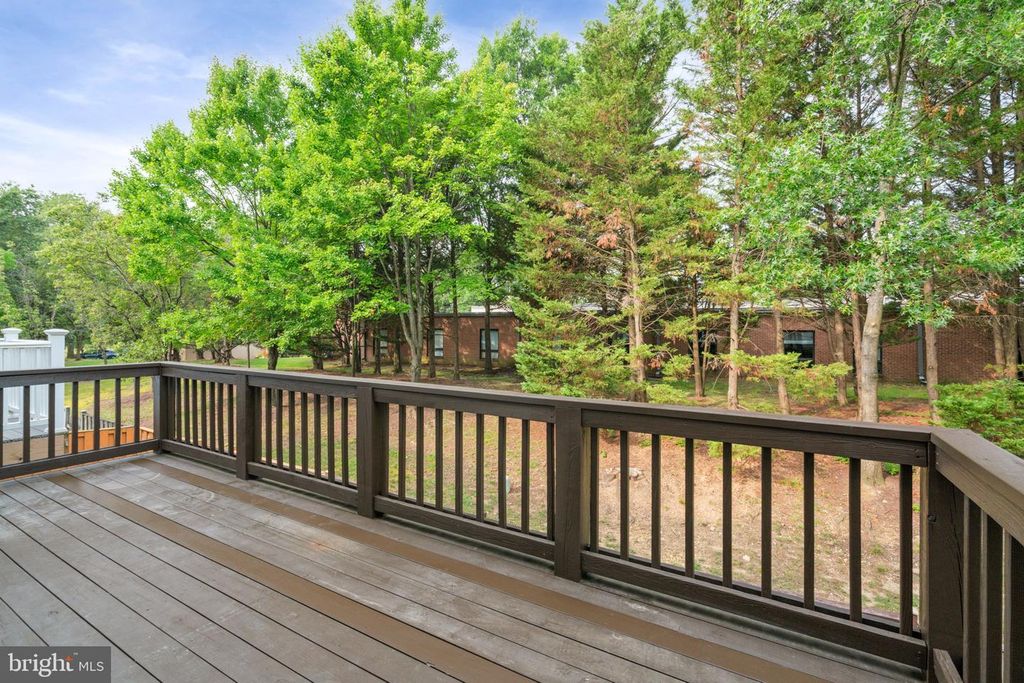 Image 23 of property listing at 6510 KELSEY POINT CIR, Alexandria, VA 22315