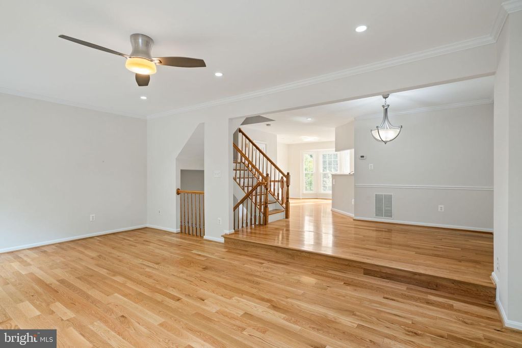 Image 26 of property listing at 6510 KELSEY POINT CIR, Alexandria, VA 22315