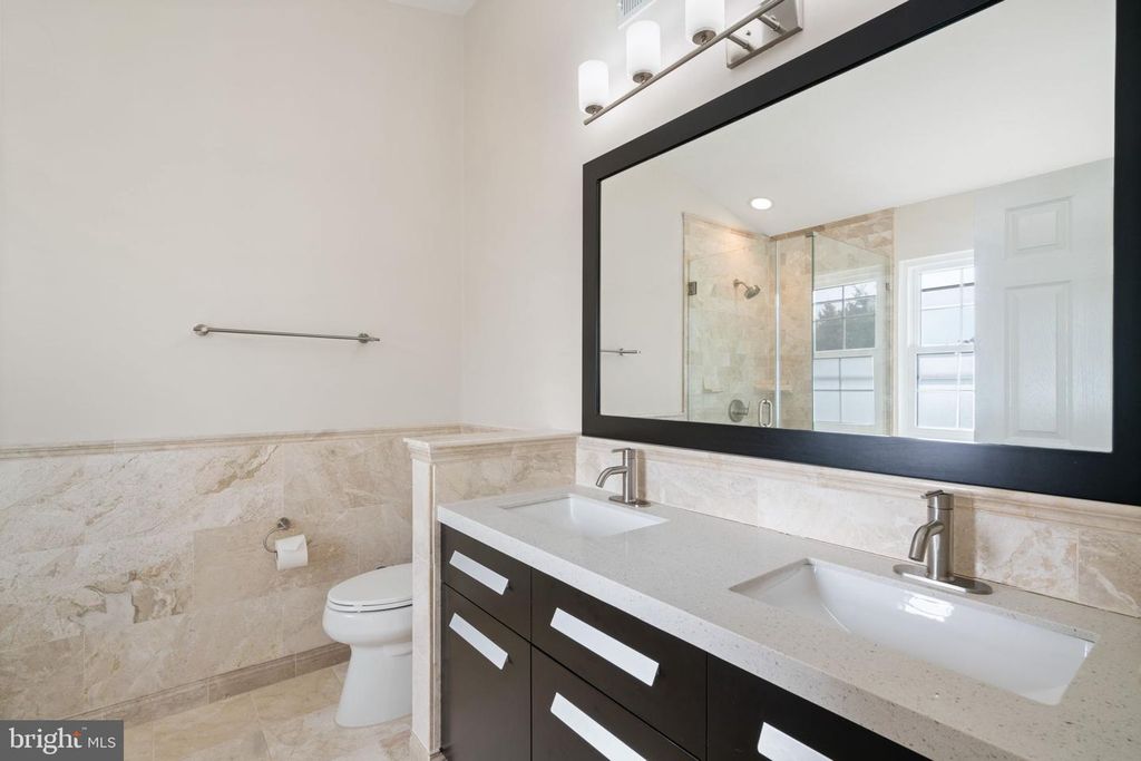 Image 33 of property listing at 6510 KELSEY POINT CIR, Alexandria, VA 22315