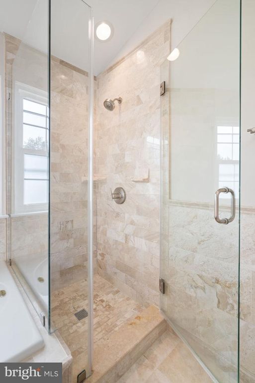 Image 35 of property listing at 6510 KELSEY POINT CIR, Alexandria, VA 22315