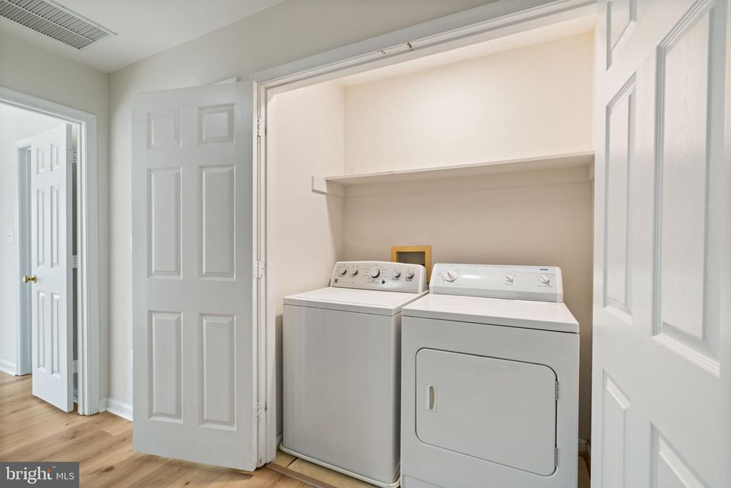Image 38 of property listing at 6510 KELSEY POINT CIR, Alexandria, VA 22315