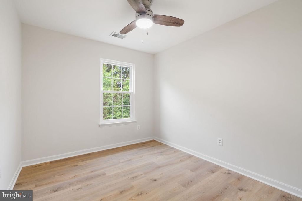 Image 41 of property listing at 6510 KELSEY POINT CIR, Alexandria, VA 22315