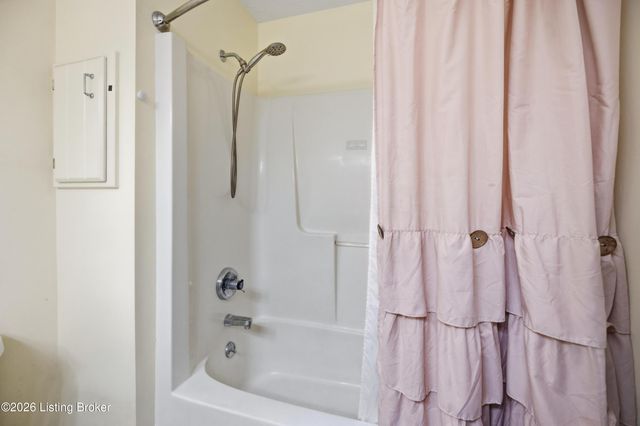 1030 Butler Dr, Lawrenceburg, KY 40342