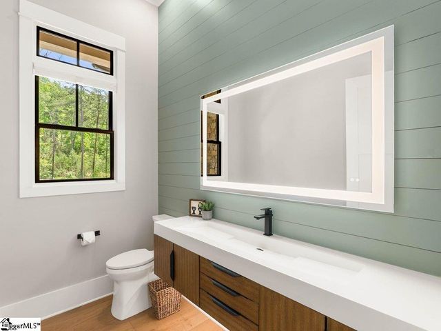 146 Island Water Drive, Six Mile, SC 29682