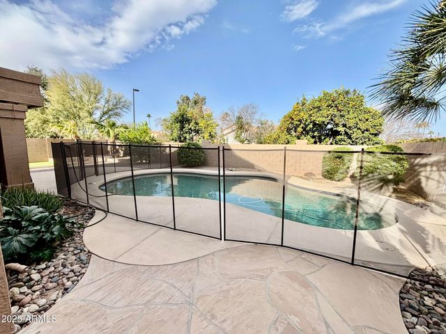 938 W IRIS Drive, Gilbert, AZ 85233