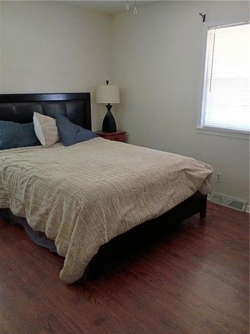 308 SW 5 Street, Blue Springs, MO 64014