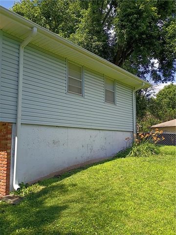 308 SW 5 Street, Blue Springs, MO 64014