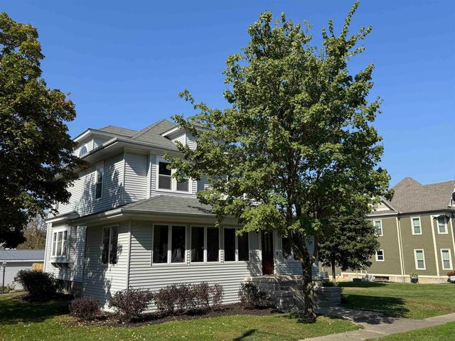 511 3rd Street, Parkersburg, IA 50665