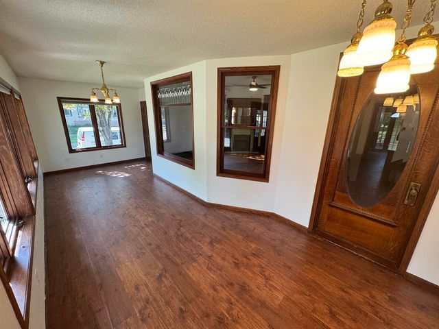 511 3rd Street, Parkersburg, IA 50665