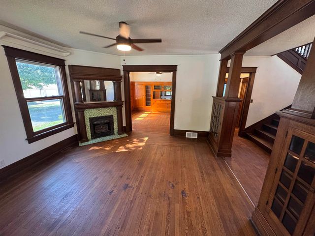 511 3rd Street, Parkersburg, IA 50665