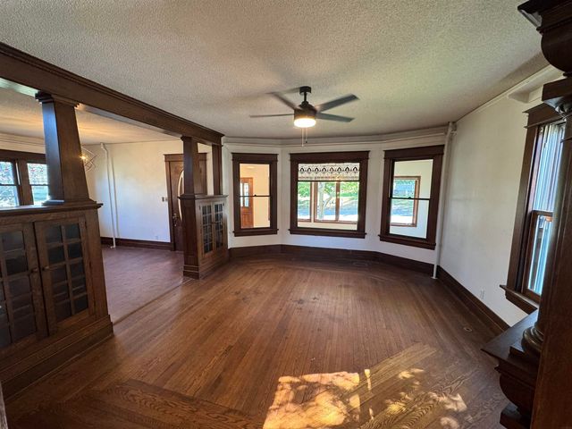 511 3rd Street, Parkersburg, IA 50665