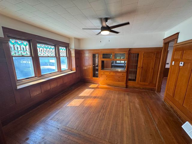 511 3rd Street, Parkersburg, IA 50665