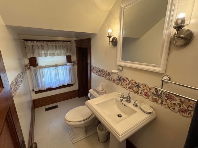 511 3rd Street, Parkersburg, IA 50665