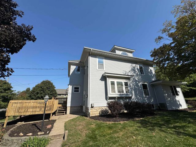 511 3rd Street, Parkersburg, IA 50665