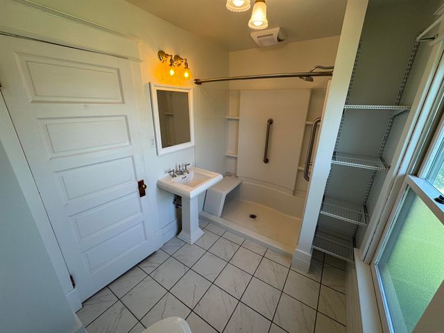 511 3rd Street, Parkersburg, IA 50665