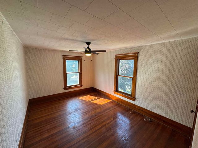 511 3rd Street, Parkersburg, IA 50665