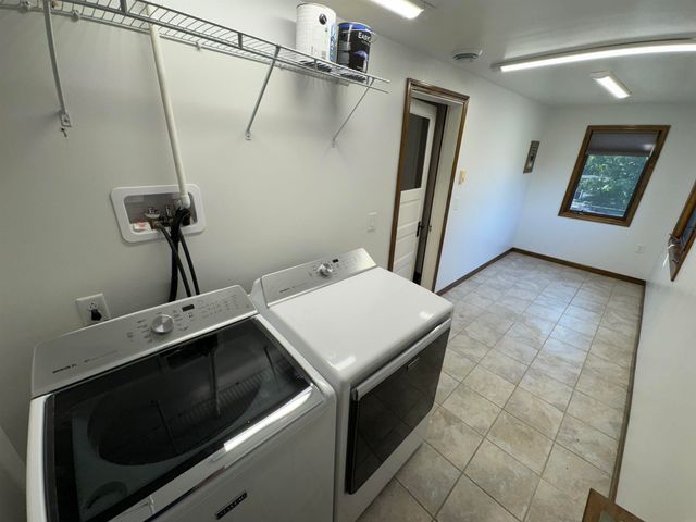 511 3rd Street, Parkersburg, IA 50665