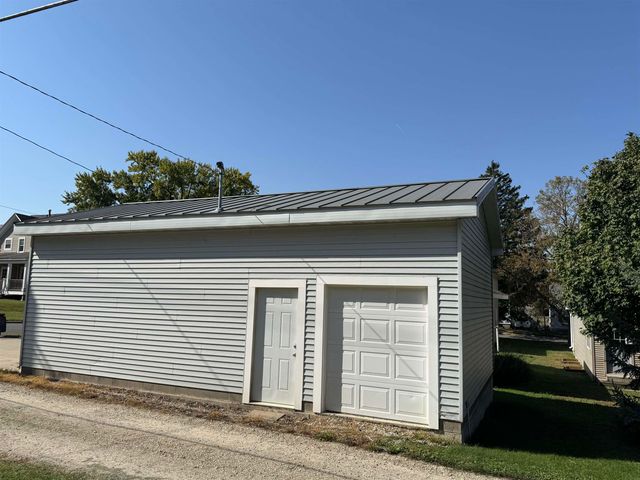 511 3rd Street, Parkersburg, IA 50665