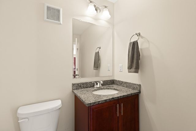 5 Paul Revere Path 5, Hopkinton, MA 01748