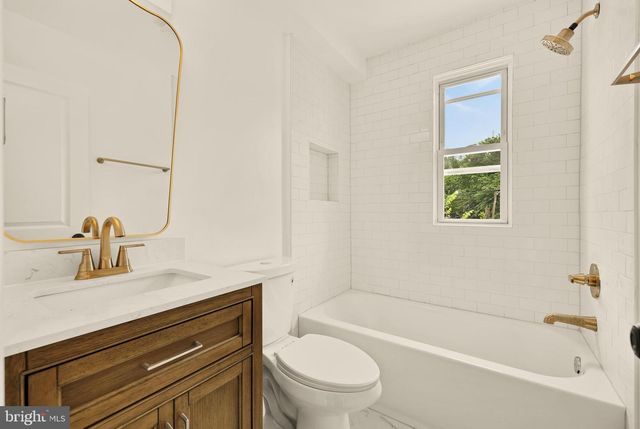 1175 46TH PL SE, Washington, DC 20019